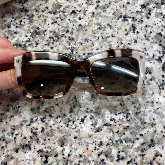 Authentic Valentino unique tortoise shell sunglasses - Picture 2 of 13